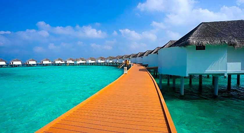 4N Maldives (2N Beach Villa & 2N Water Bungalow)